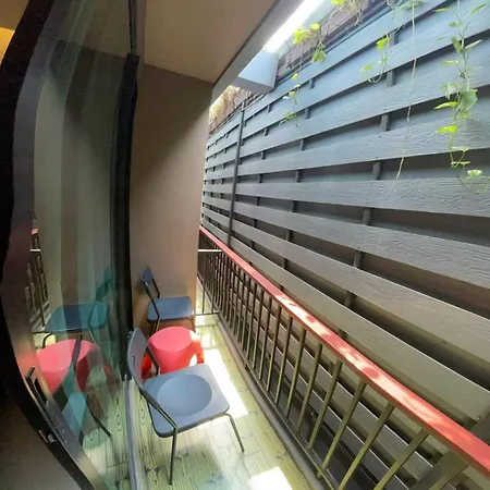 Red Door Samsen Hotel, Bangkok Exterior photo