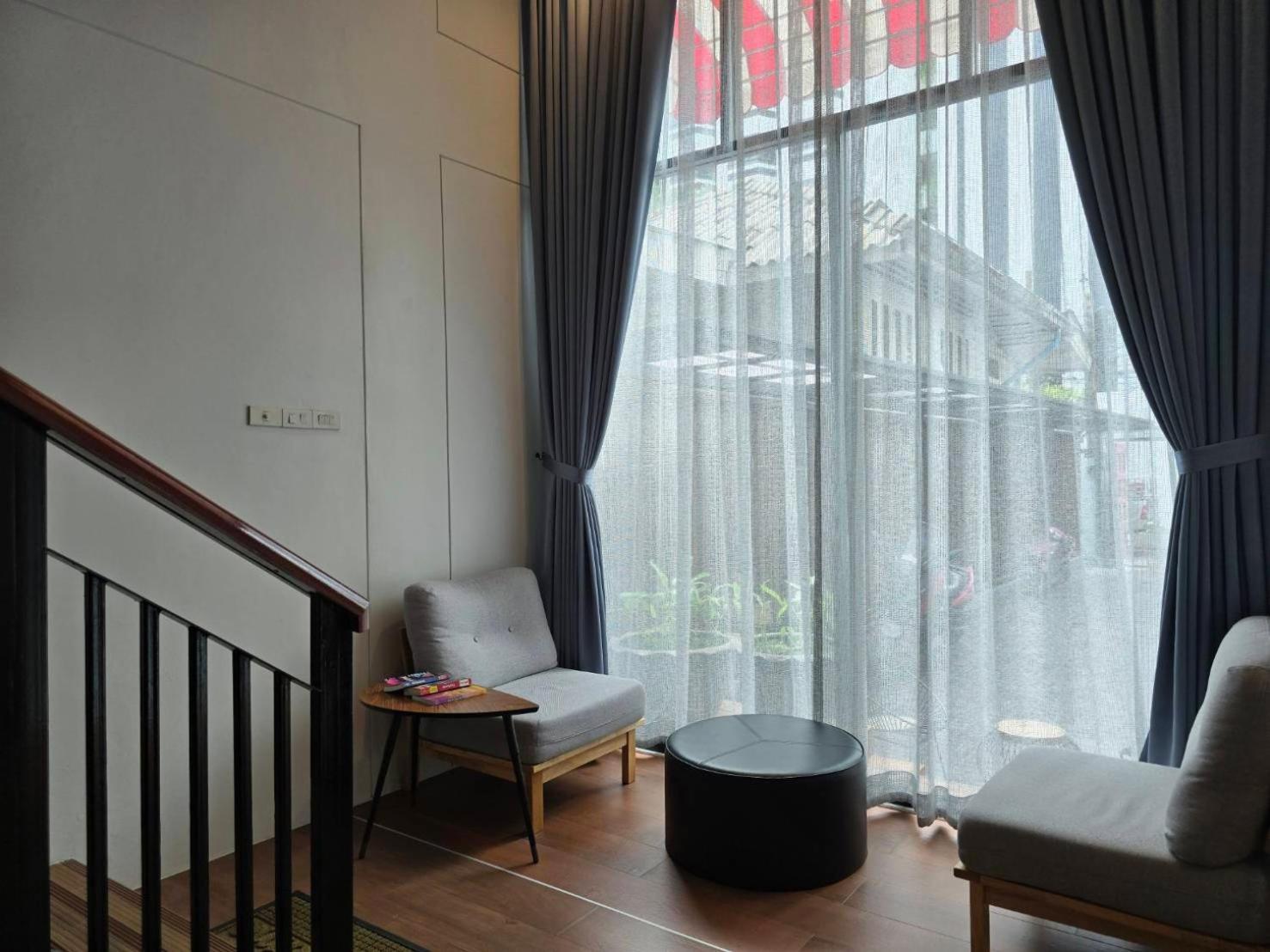 Red Door Samsen Hotel, מלון 3*