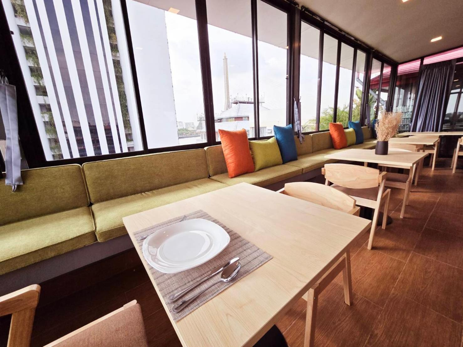 מלון Red Door Samsen Hotel, בנגקוק
