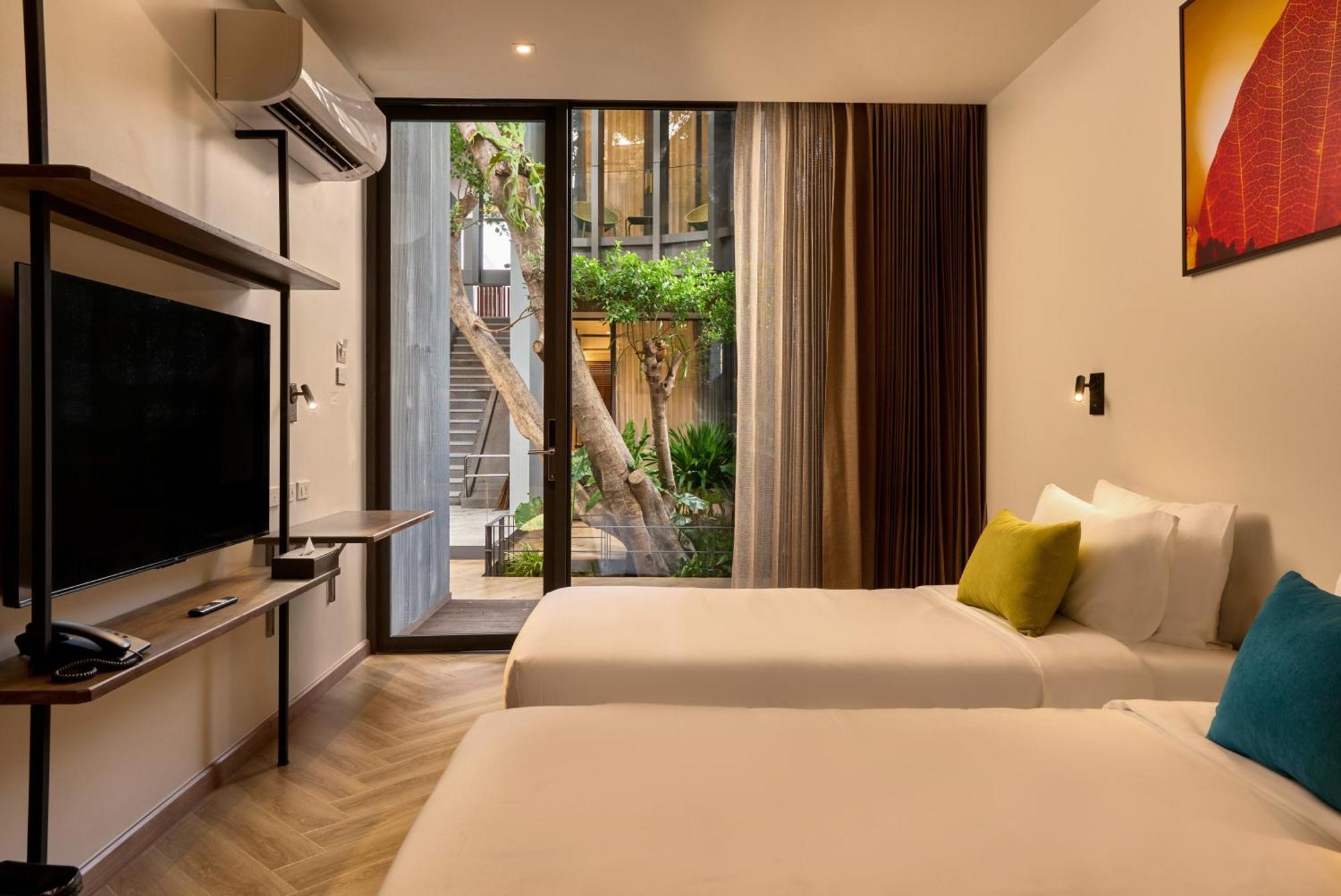 Red Door Samsen Hotel, מלון 3*