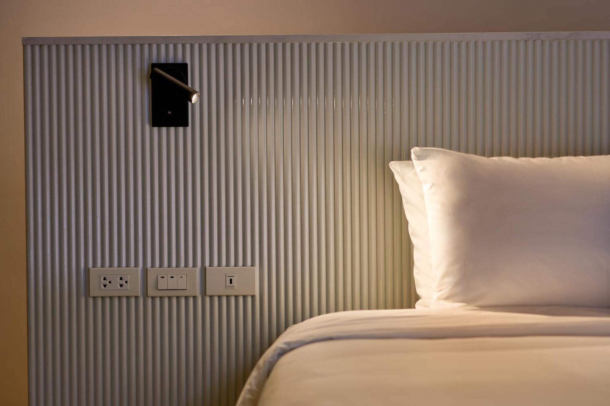 מלון Red Door Samsen Hotel, בנגקוק