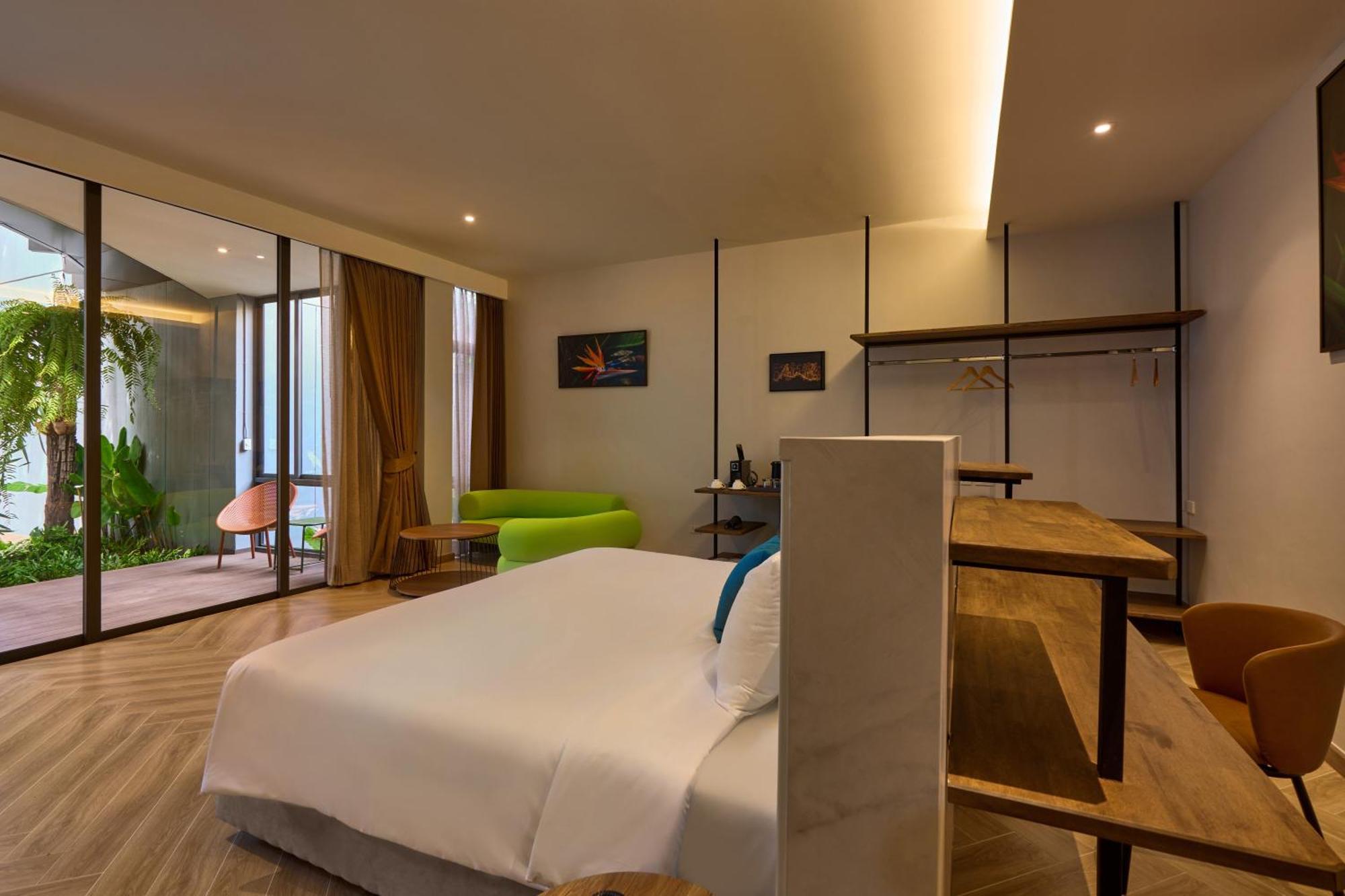 מלון Red Door Samsen Hotel, 3*