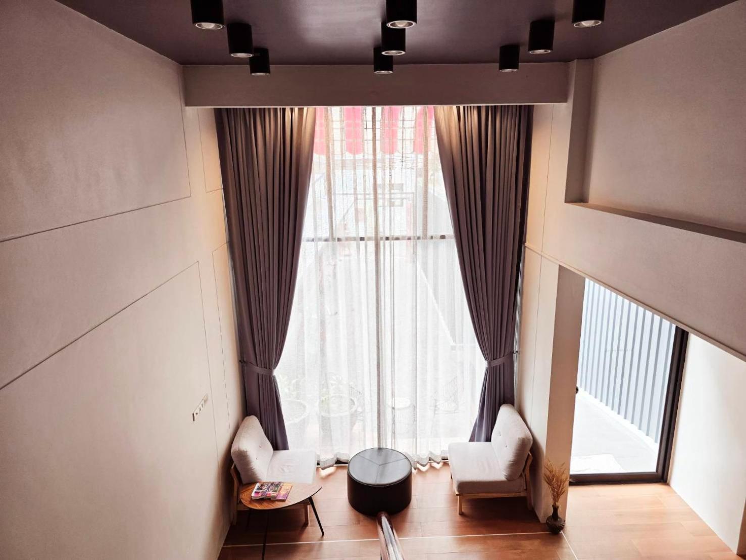 酒店 Red Door Samsen Hotel, 3*