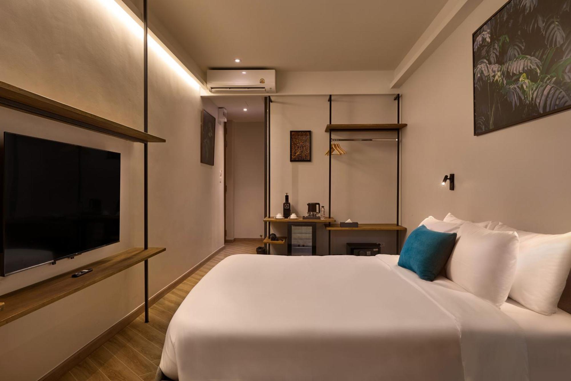 酒店 Red Door Samsen Hotel, 3*